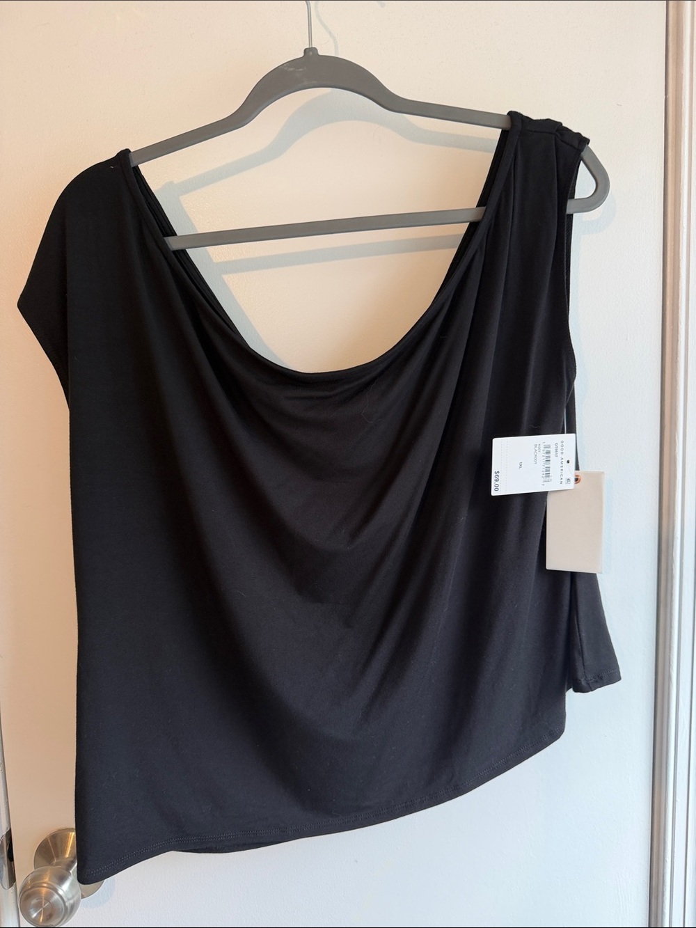 Good American Black Draped off Shoulder Women’s Top